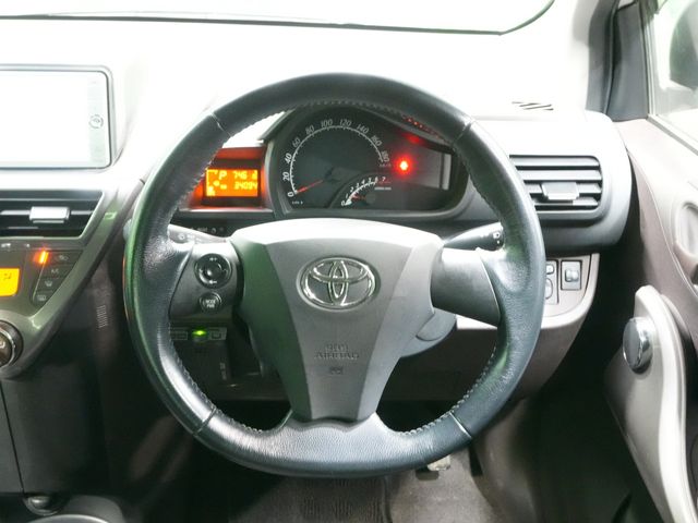 TOYOTA IQ 2009 Image 31