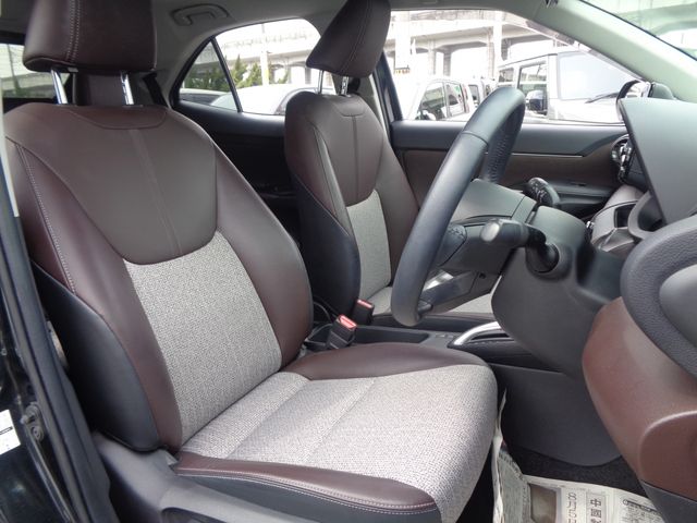 TOYOTA YARIS CROSS HYBRID 2021 Image 31