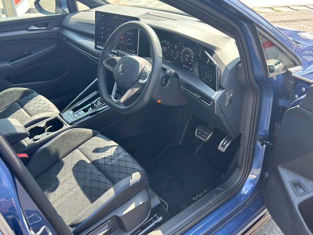 VOLKSWAGEN GOLF VARI 2025 Image 31