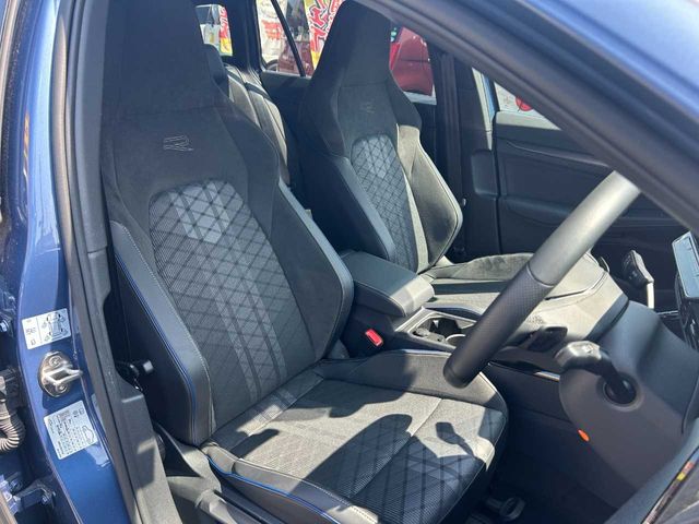 VOLKSWAGEN GOLF VARI 2025 Image 31