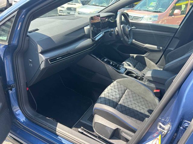 VOLKSWAGEN GOLF VARI 2025 Image 31