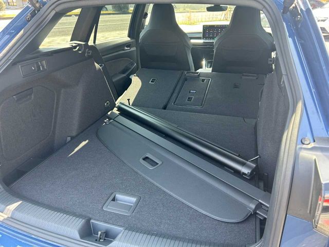 VOLKSWAGEN GOLF VARI 2025 Image 31