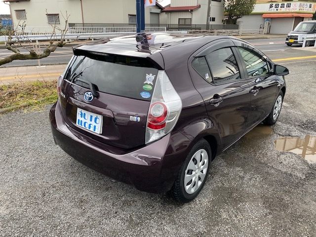 TOYOTA AQUA 2014 Image 31