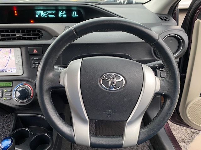 TOYOTA AQUA 2014 Image 31