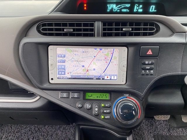 TOYOTA AQUA 2014 Image 31