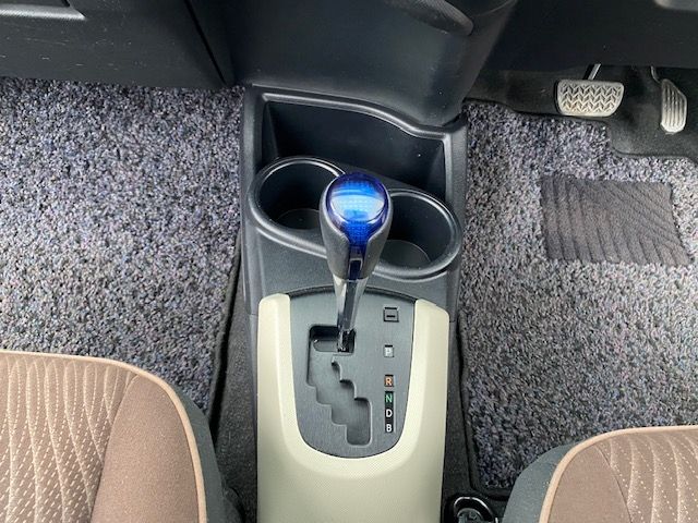 TOYOTA AQUA 2014 Image 31