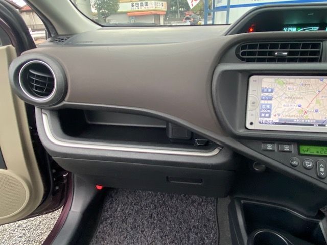 TOYOTA AQUA 2014 Image 31