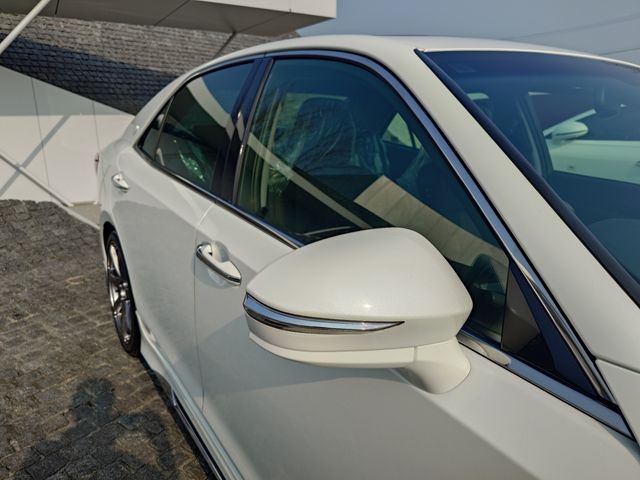 TOYOTA CROWN SEDAN HYBRID 2017 Image 31