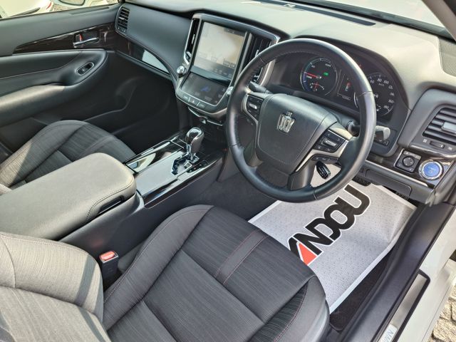 TOYOTA CROWN SEDAN HYBRID 2017 Image 31