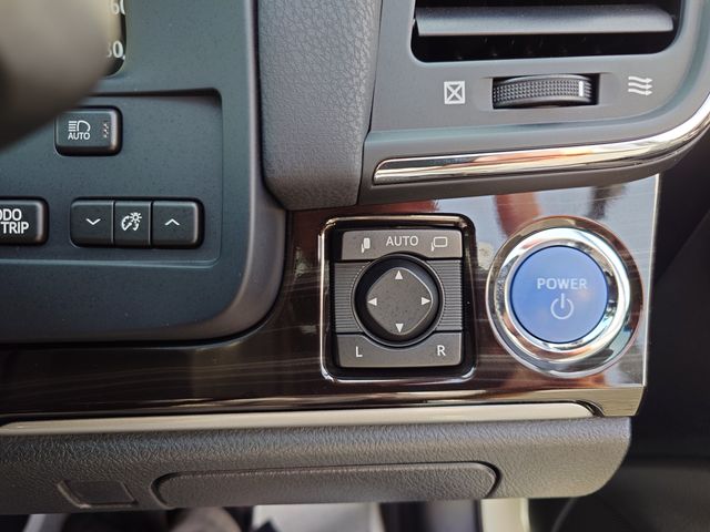 TOYOTA CROWN SEDAN HYBRID 2017 Image 31