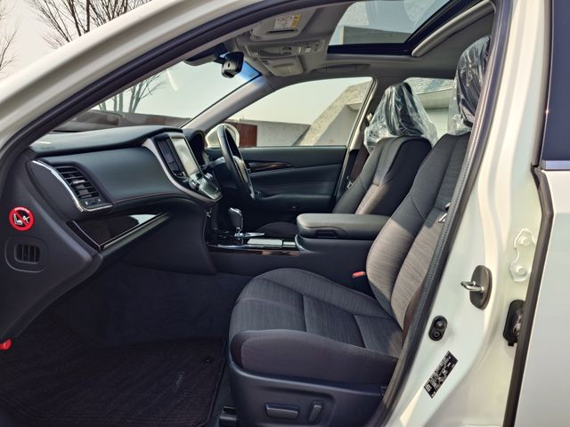 TOYOTA CROWN SEDAN HYBRID 2017 Image 31