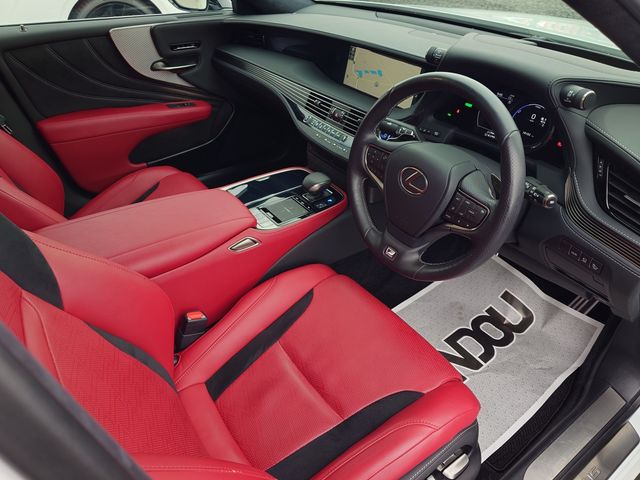 TOYOTA LEXUS LS500H 4WD 2019 Image 31