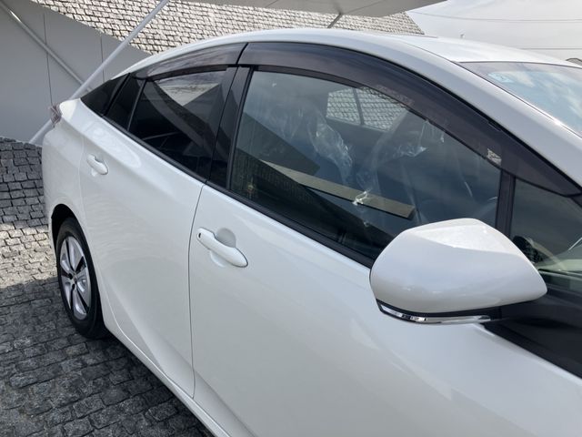TOYOTA PRIUS 2017 Image 31