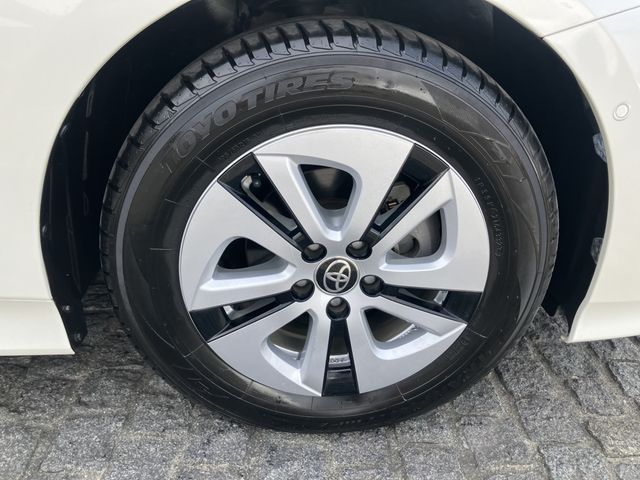 TOYOTA PRIUS 2017 Image 31