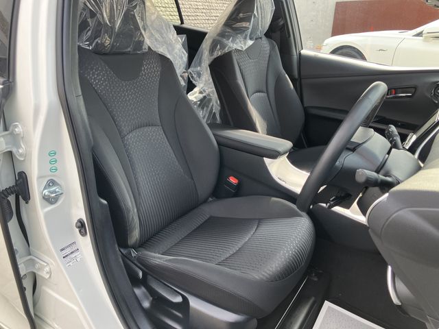 TOYOTA PRIUS 2017 Image 31