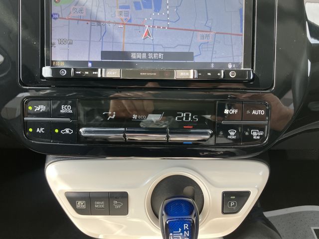 TOYOTA PRIUS 2017 Image 31