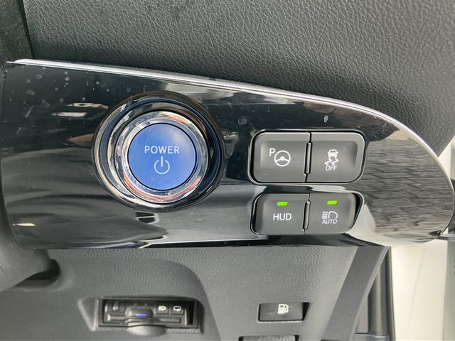 TOYOTA PRIUS 2017 Image 31