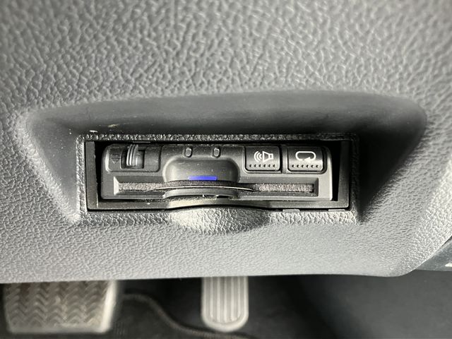 TOYOTA PRIUS 2017 Image 31