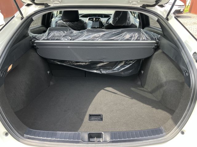 TOYOTA PRIUS 2017 Image 31