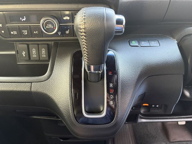 HONDA N BOX CUSTOM 2020 Image 31