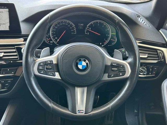 BMW 5SERIES TOURING 2018 Image 31