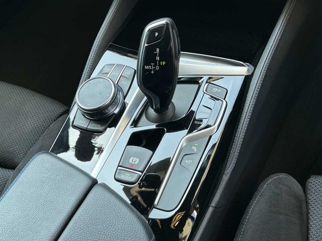 BMW 5SERIES TOURING 2018 Image 31