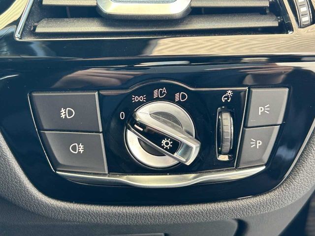 BMW 5SERIES TOURING 2018 Image 31