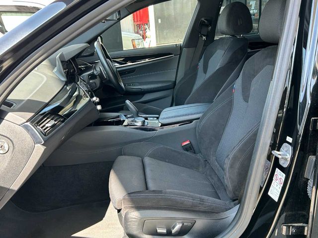 BMW 5SERIES TOURING 2018 Image 31