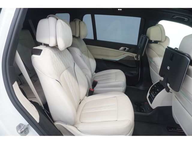 BMW X7 2021 Image 31