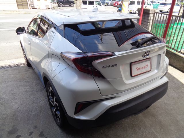 TOYOTA C-HR 2017 Image 31