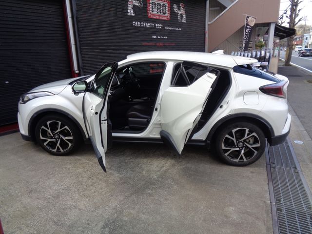 TOYOTA C-HR 2017 Image 31