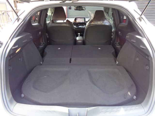 TOYOTA C-HR 2017 Image 31