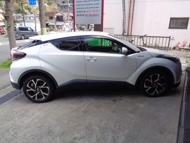 TOYOTA C-HR 2017 Image 31