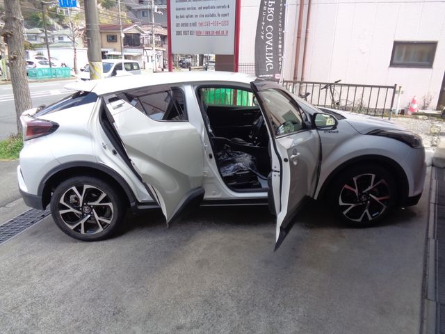 TOYOTA C-HR 2017 Image 31