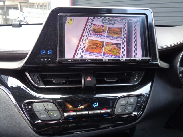 TOYOTA C-HR 2017 Image 31