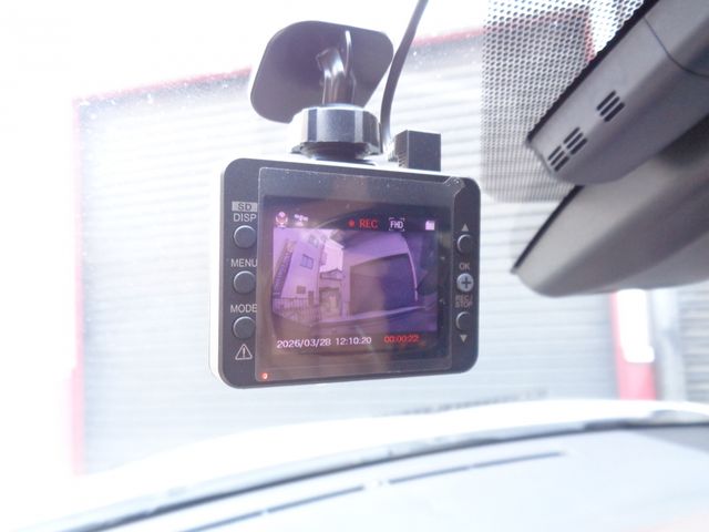 TOYOTA C-HR 2017 Image 31