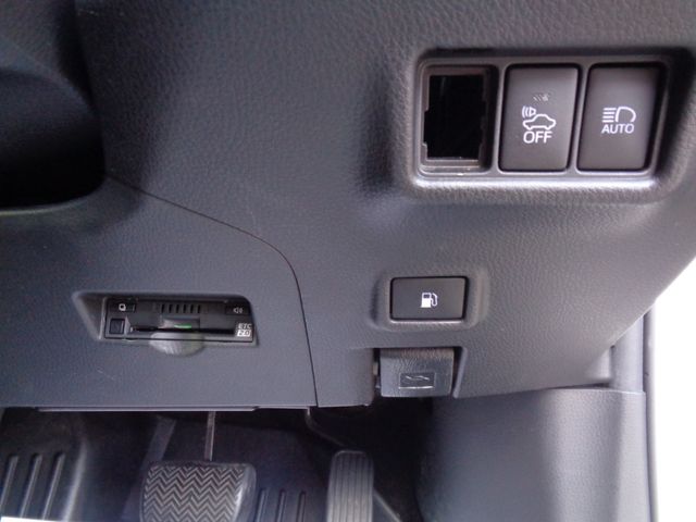 TOYOTA C-HR 2017 Image 31