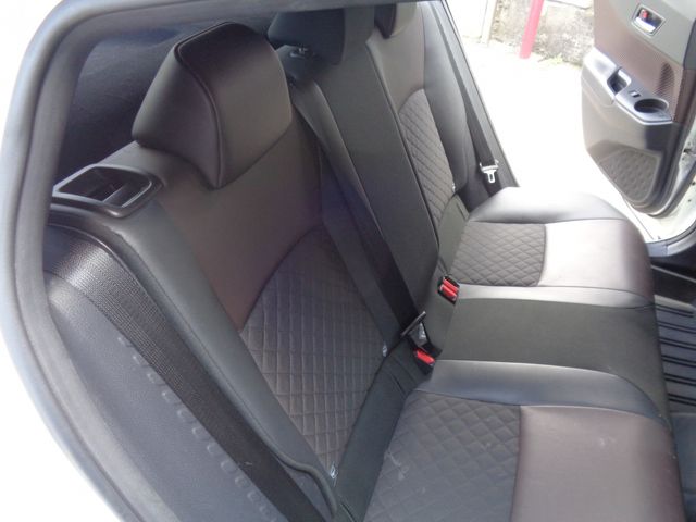 TOYOTA C-HR 2017 Image 31