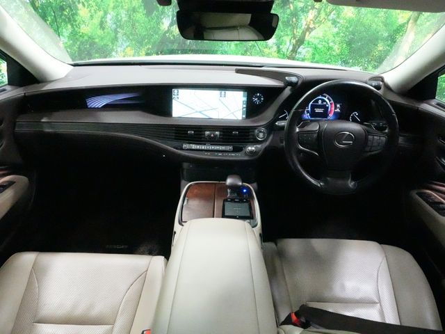 TOYOTA LEXUS LS500 2019 Image 31