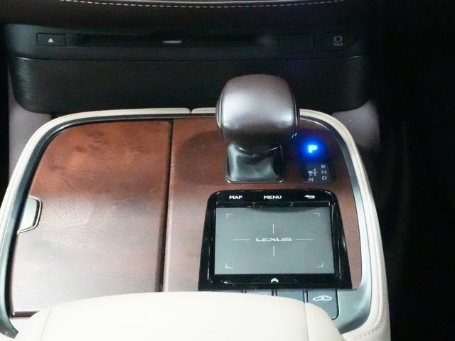 TOYOTA LEXUS LS500 2019 Image 31