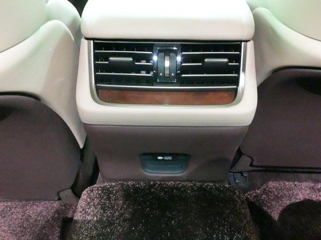 TOYOTA LEXUS LS500 2019 Image 31