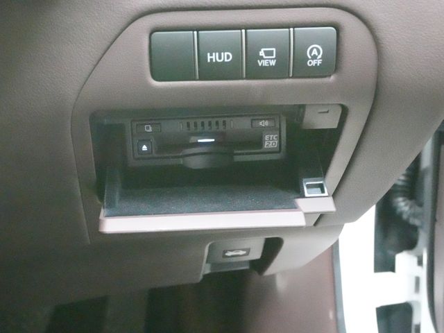 TOYOTA LEXUS LS500 2019 Image 31