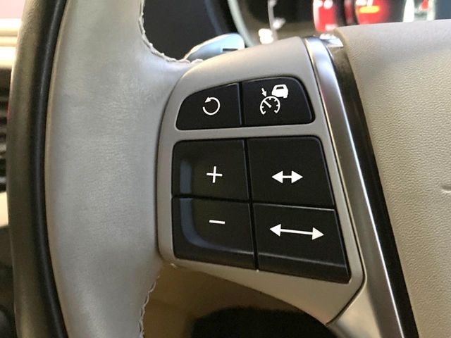 VOLVO V40 2019 Image 31