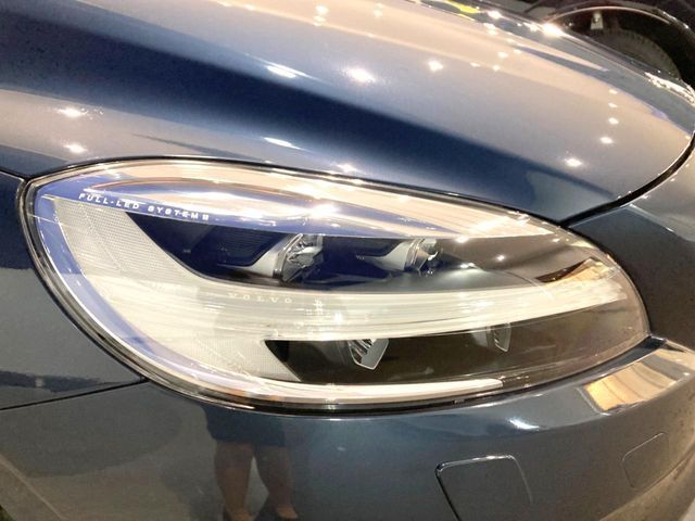 VOLVO V40 2019 Image 31