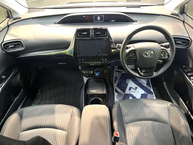 TOYOTA PRIUS 2019 Image 31