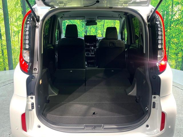 TOYOTA SIENTA HYBRID 2024 Image 31