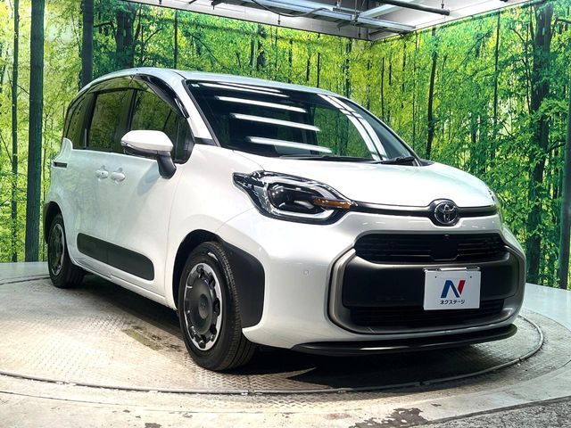 TOYOTA SIENTA HYBRID 2024 Image 31