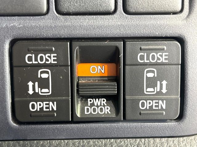 TOYOTA NOAH 2014 Image 31