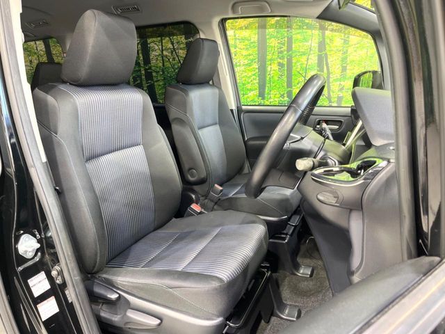 TOYOTA NOAH 2014 Image 31