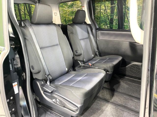 TOYOTA NOAH 2014 Image 31